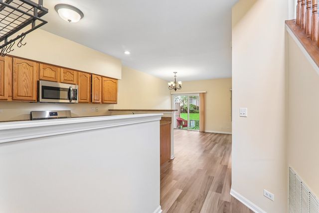 984 Parkhill Circle, Aurora, IL 60502