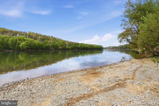 697 RIVANNA RUN, Falling Waters, WV 25419