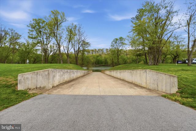 697 RIVANNA RUN, Falling Waters, WV 25419