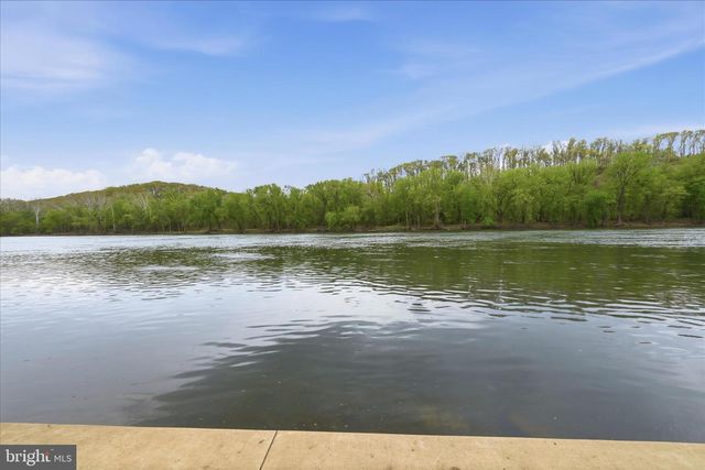 697 RIVANNA RUN, Falling Waters, WV 25419