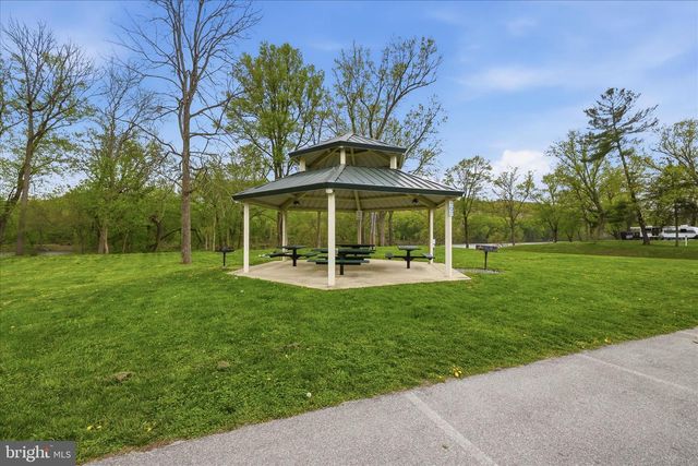 697 RIVANNA RUN, Falling Waters, WV 25419