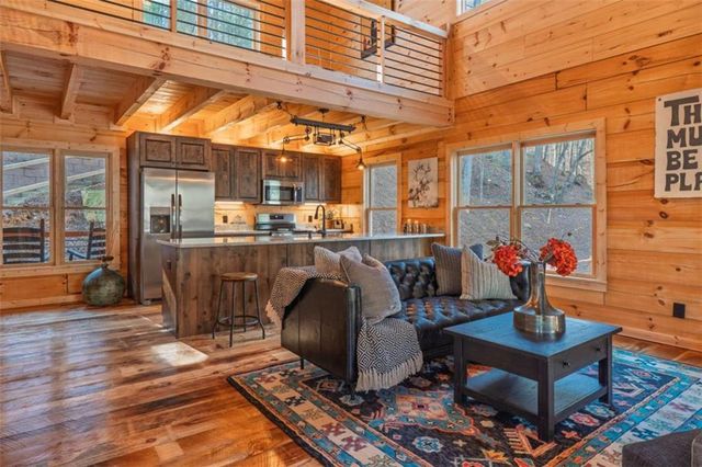 138 Rhondas Way, Ellijay, GA 30540