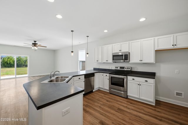 738 Pine Cone Drive, Winnabow, NC 28479