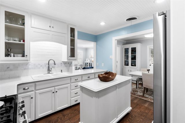 1701 W 33rd ST, Austin, TX 78703
