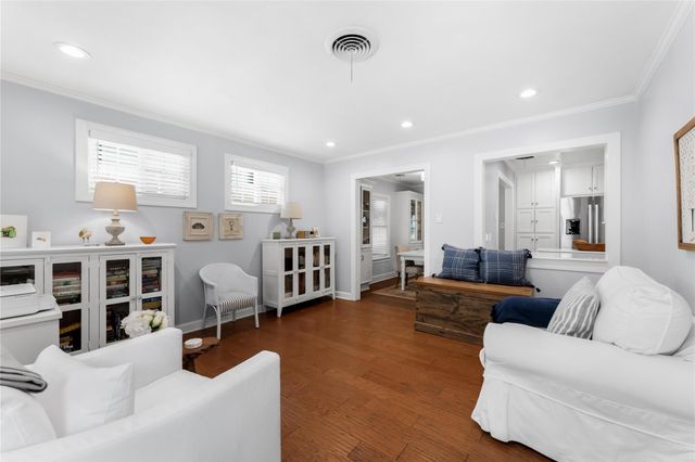 1701 W 33rd ST, Austin, TX 78703