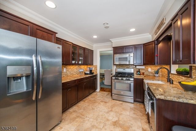 28 Iowa Rd, Wayne Twp., NJ 07470
