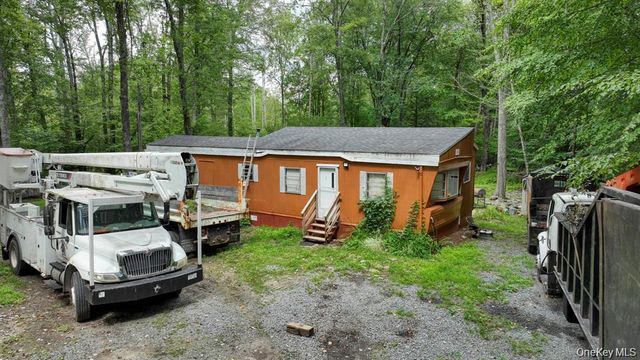 181 Oakridge Road, Greenfield Park, NY 12435
