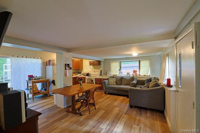 181 Oakridge Road, Greenfield Park, NY 12435