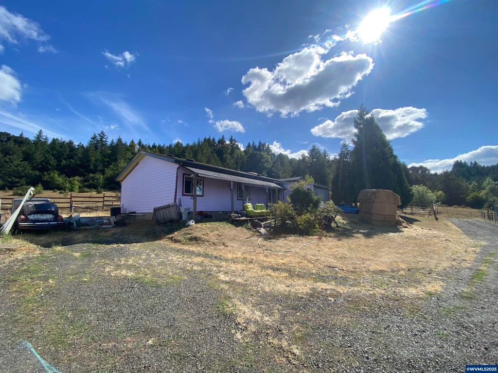 Image 1 of property listing at 7555 Sawtell Rd, Sheridan, OR 97378