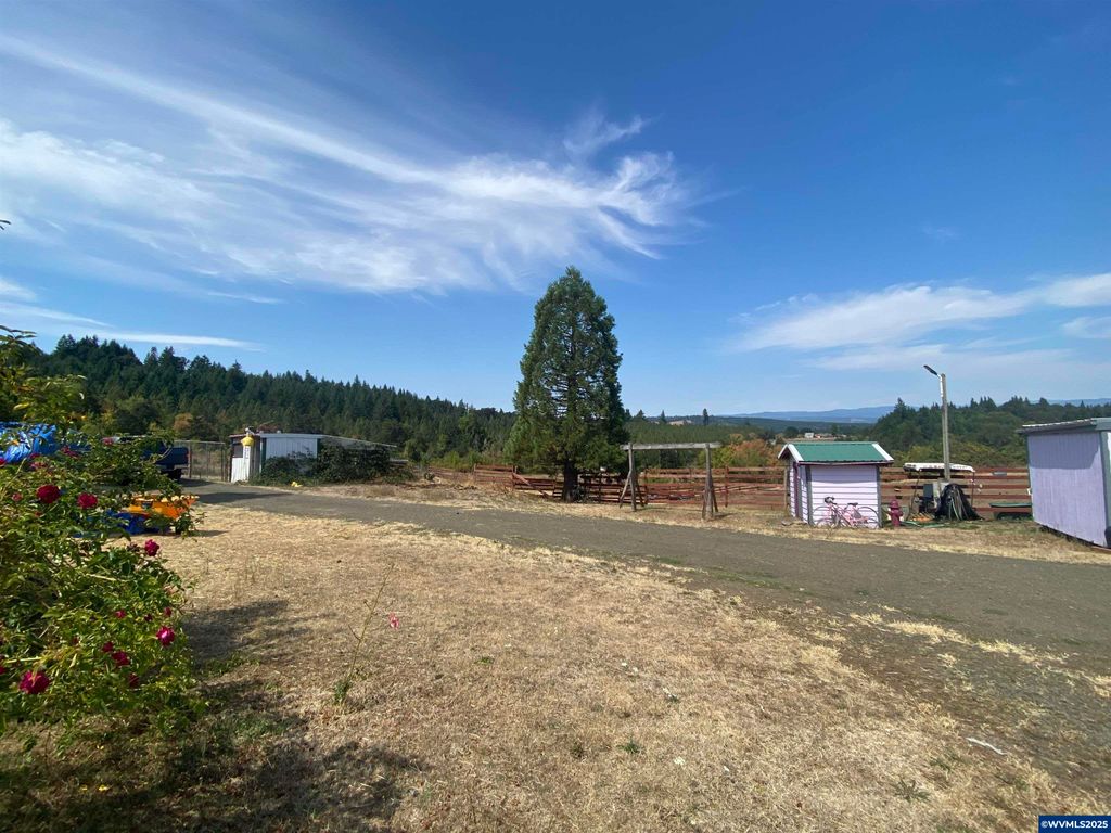 Image 29 of property listing at 7555 Sawtell Rd, Sheridan, OR 97378