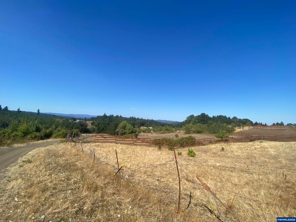 Image 37 of property listing at 7555 Sawtell Rd, Sheridan, OR 97378