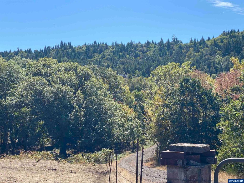 Image 44 of property listing at 7555 Sawtell Rd, Sheridan, OR 97378