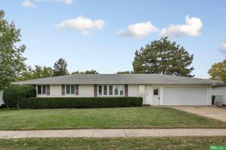 109 Meadow Lane, Gretna, NE 68028