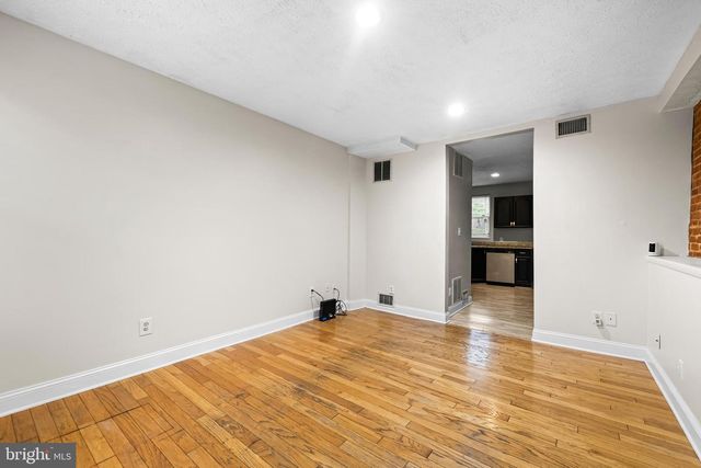 2214 FLEET ST, Baltimore, MD 21231