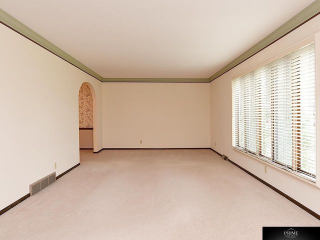 1022 S 217 Avenue, Omaha, NE 68022