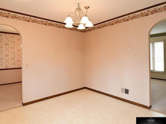 1022 S 217 Avenue, Omaha, NE 68022