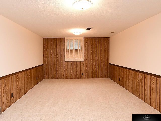 1022 S 217 Avenue, Omaha, NE 68022