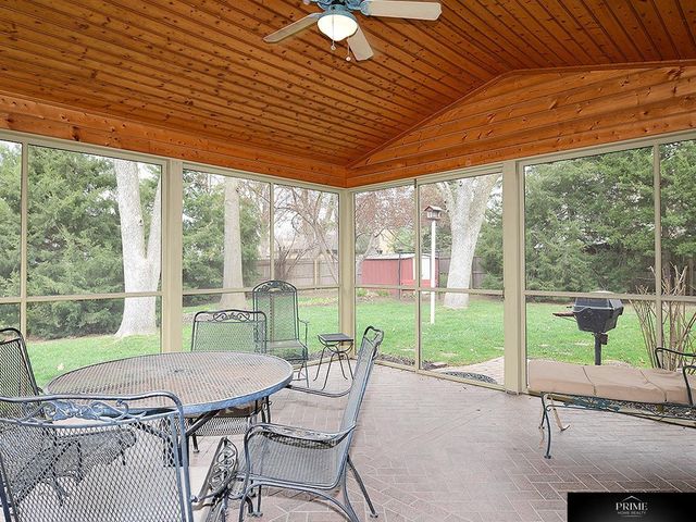 1022 S 217 Avenue, Omaha, NE 68022