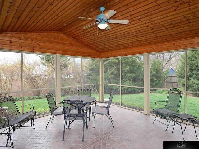 1022 S 217 Avenue, Omaha, NE 68022