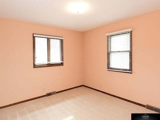 1022 S 217 Avenue, Omaha, NE 68022