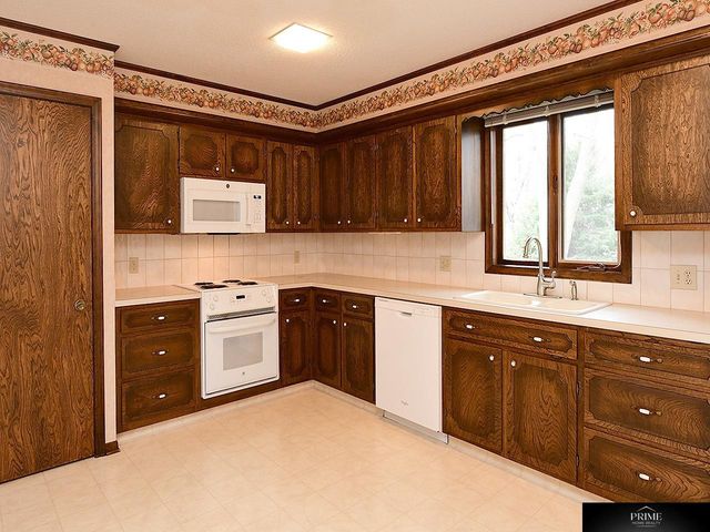 1022 S 217 Avenue, Omaha, NE 68022
