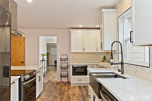 20008 SE 267th Place, Covington, WA 98042