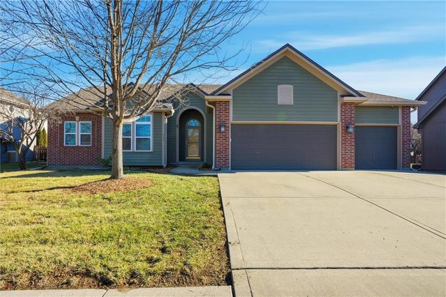 907 Englewood Drive, Kearney, MO 64060