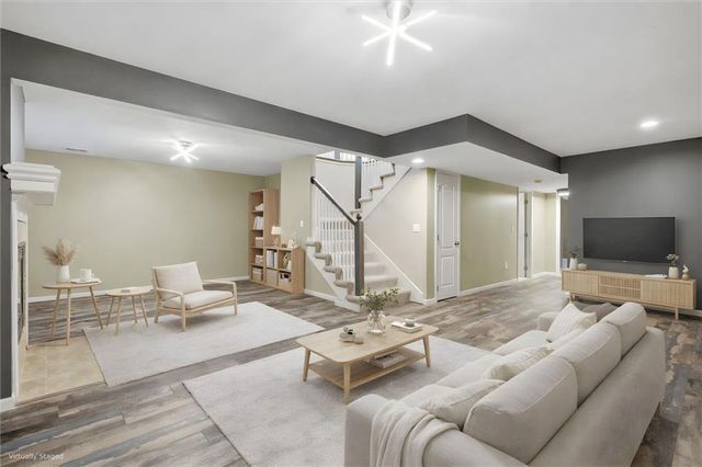 907 Englewood Drive, Kearney, MO 64060