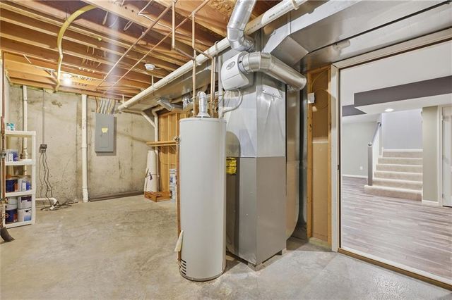 907 Englewood Drive, Kearney, MO 64060