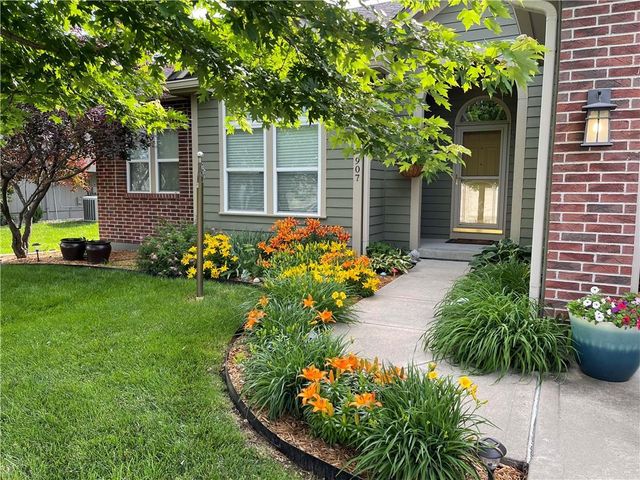 907 Englewood Drive, Kearney, MO 64060