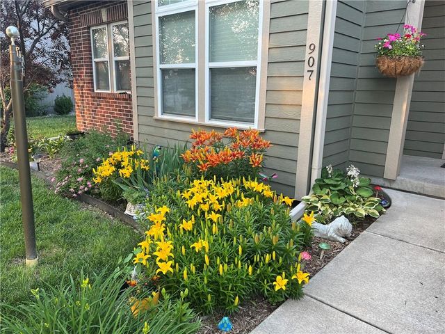 907 Englewood Drive, Kearney, MO 64060