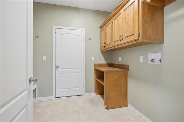 907 Englewood Drive, Kearney, MO 64060