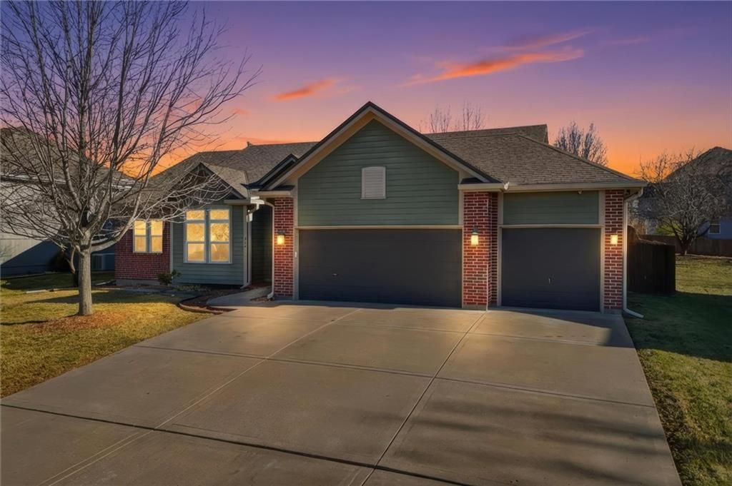 907 Englewood Drive, Kearney, MO 64060