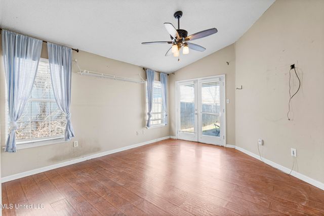 1112 S Atterbury Circle, Southaven, MS 38671