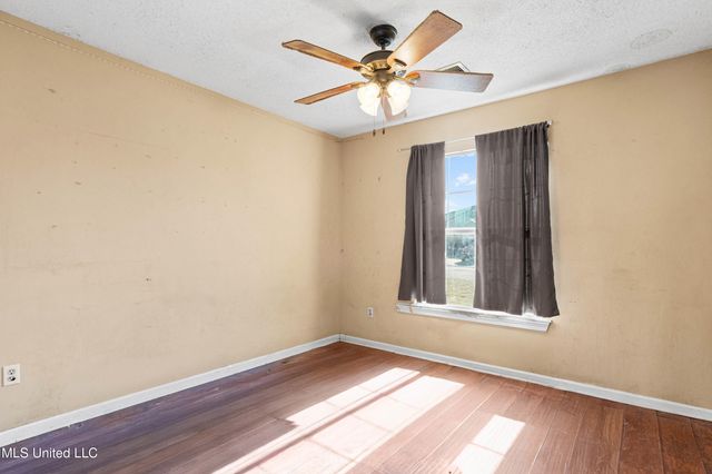 1112 S Atterbury Circle, Southaven, MS 38671