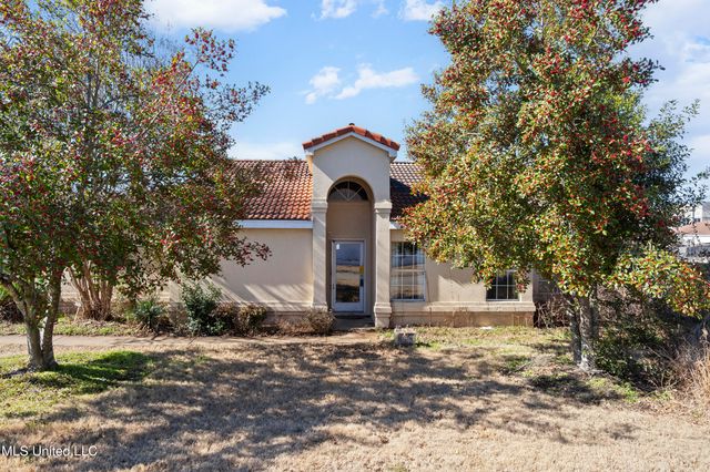 1112 S Atterbury Circle, Southaven, MS 38671