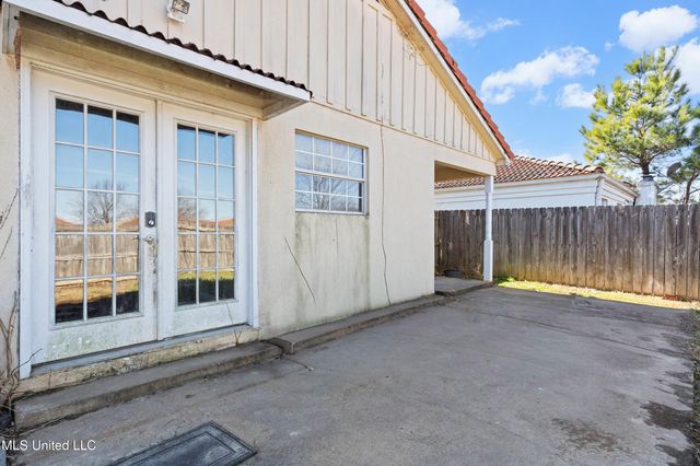 1112 S Atterbury Circle, Southaven, MS 38671