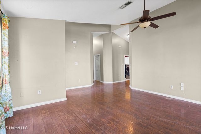 1112 S Atterbury Circle, Southaven, MS 38671