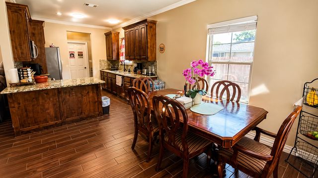 315 E Brockett Street, Sherman, TX 75090