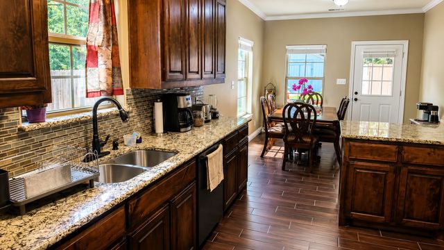 315 E Brockett Street, Sherman, TX 75090