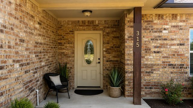 315 E Brockett Street, Sherman, TX 75090