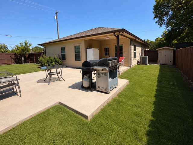 315 E Brockett Street, Sherman, TX 75090