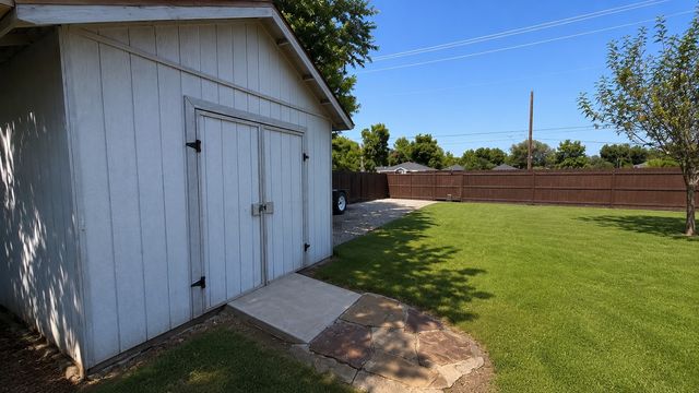 315 E Brockett Street, Sherman, TX 75090