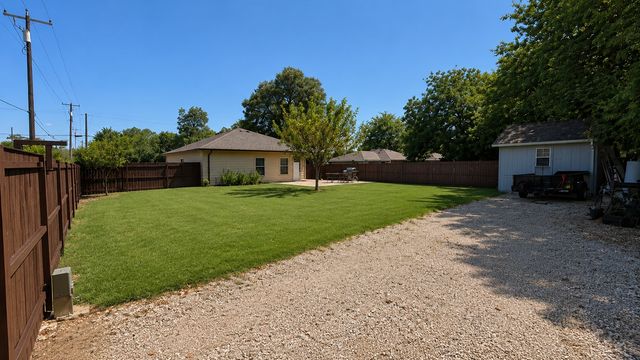315 E Brockett Street, Sherman, TX 75090