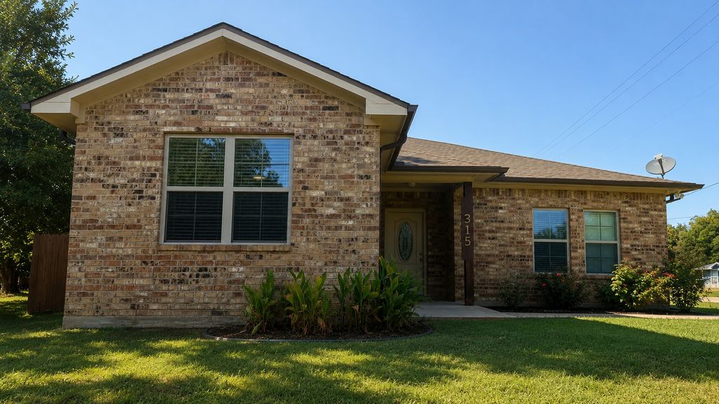 315 E Brockett Street, Sherman, TX 75090