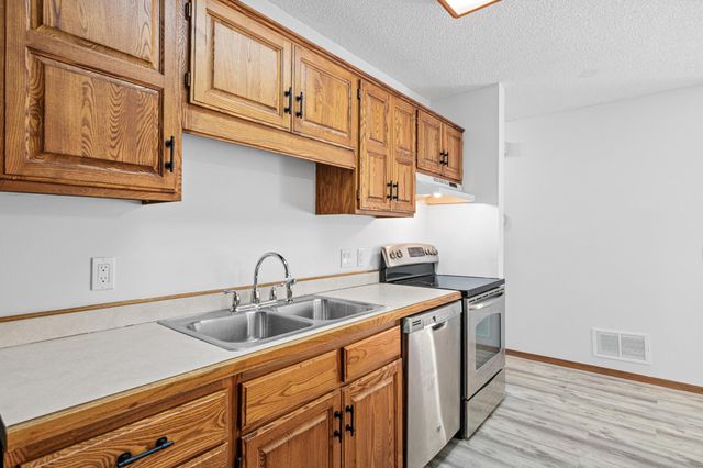 11177 Edgewood Circle N, Champlin, MN 55316