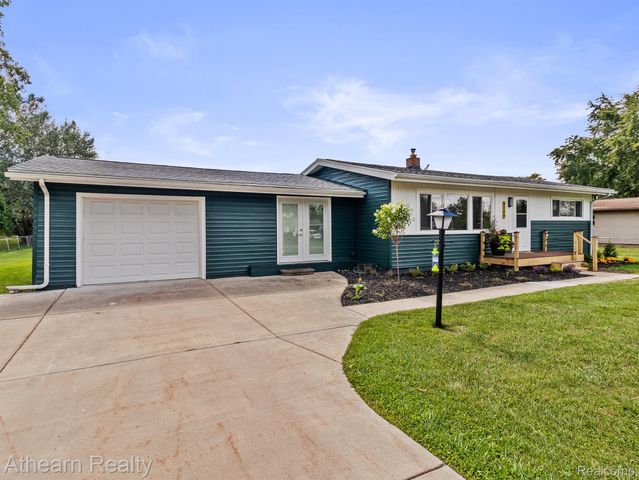 6146 Sun Valley Drive, Grand Blanc Charter Township, MI 48439