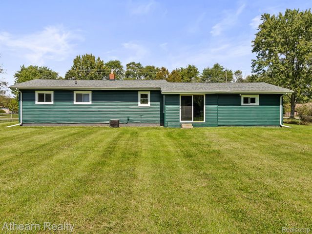 6146 Sun Valley Drive, Grand Blanc Charter Township, MI 48439