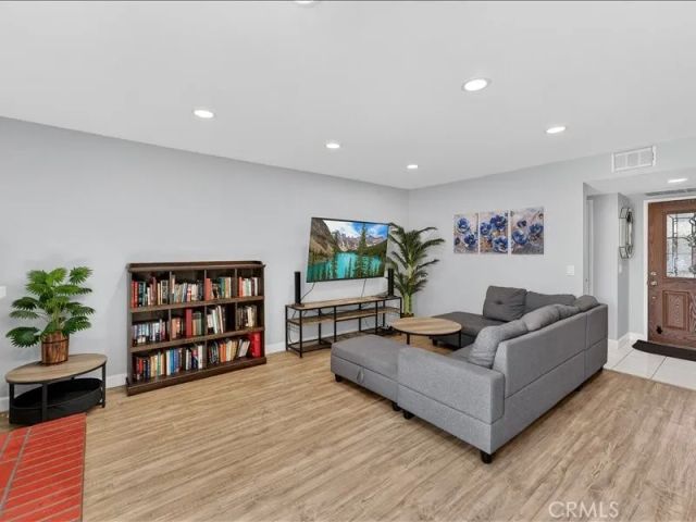 5442 Villa 4, Cypress, CA 90630