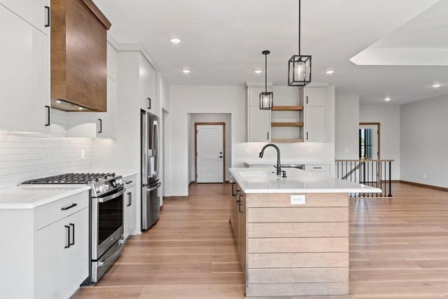 1650 SWEETBRIAR WAY, Green Bay, WI 54311